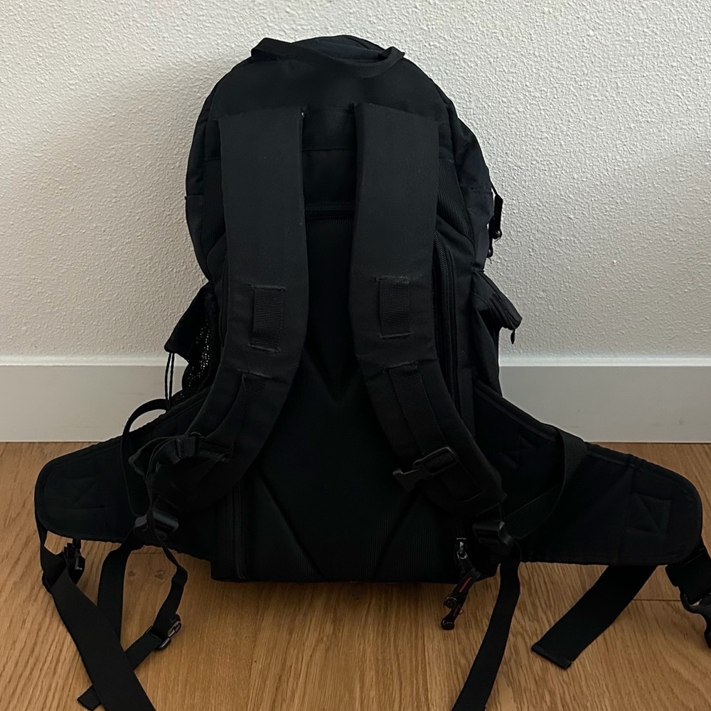 Burton Black Camera Backpack - Picture 2 of 8